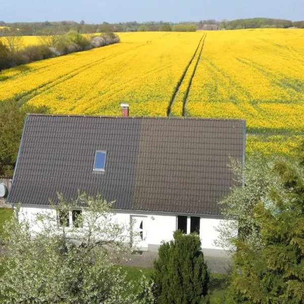 Kleines Haus am Feld, hotel in Kastahn