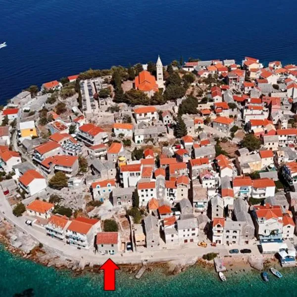 Mall Primosten, hotel v Primoštenu