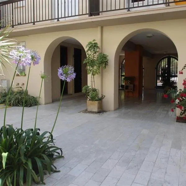 Argelès-sur-mer, Superbe Appartement de 34 m2 à 50 m de la plage d'Argelès Appartement à Argeles sur mer – hotel w mieście Plage dʼArgelès