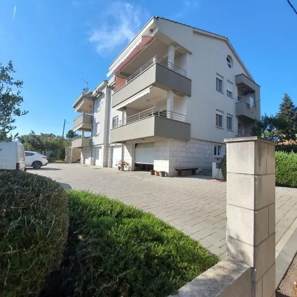 Apartman Emil, hotel v Kožino