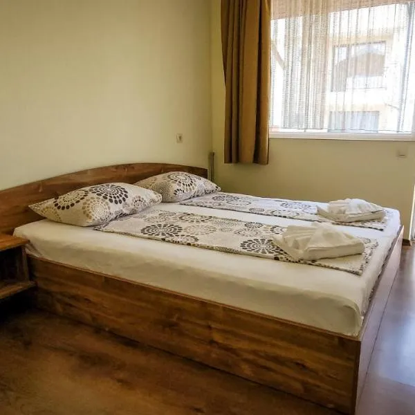Стаи за гости Нептун, hotel v destinaci Tsarevo