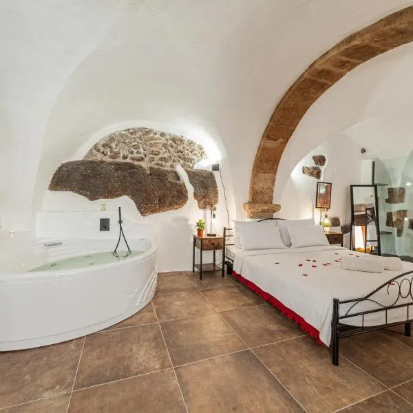 ROMANTIC LOFT WITH JACUZZI IN THE CASTLE, hotel v destinaci Castelsardo