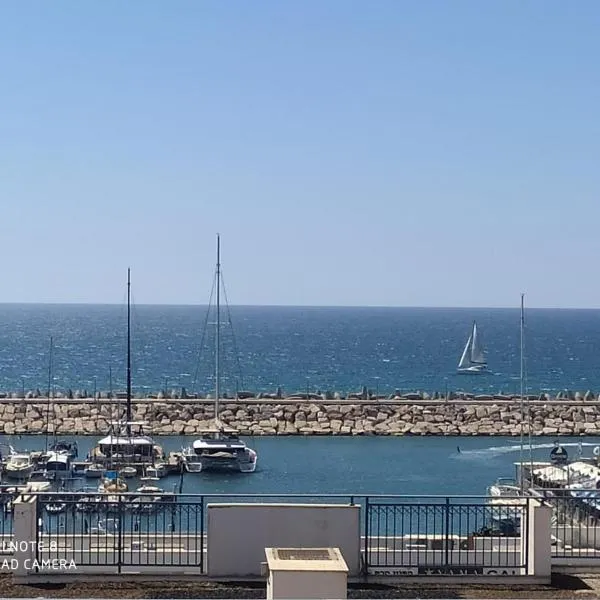 סוויטה מול הים, ξενοδοχείο σε Ashkelon
