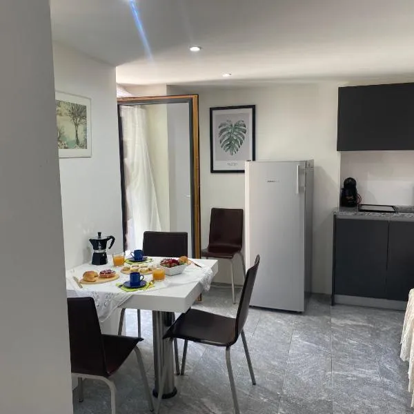 Casa Lele - Luna, hotel v destinaci Cevio