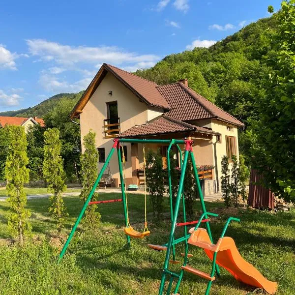 Zeleni svet 2, hotel em Ćuštica