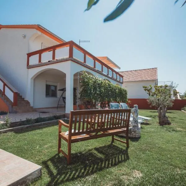 Apartman Neli, khách sạn ở Vir