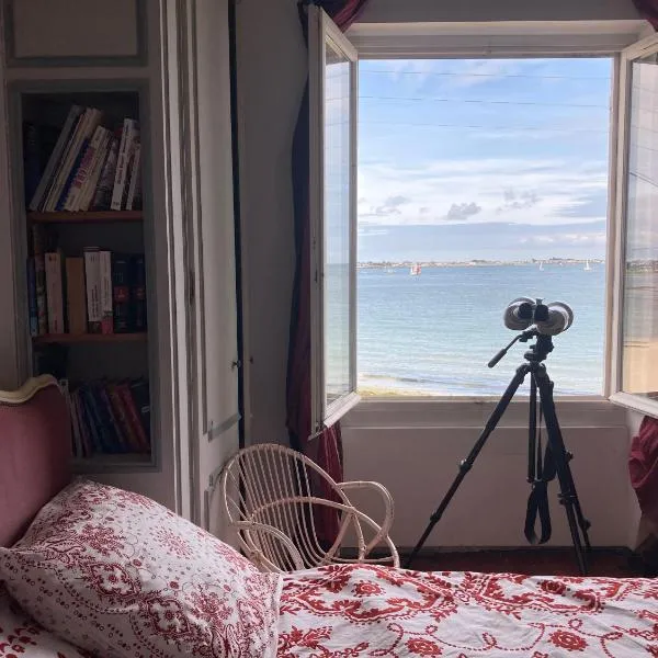 LES PAQUERETTES, hotel in Larmor-Plage