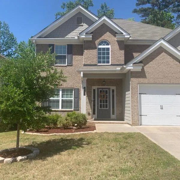 Private, quiet, immaculate bachelor pad with free parking on site, hotel a Decatur