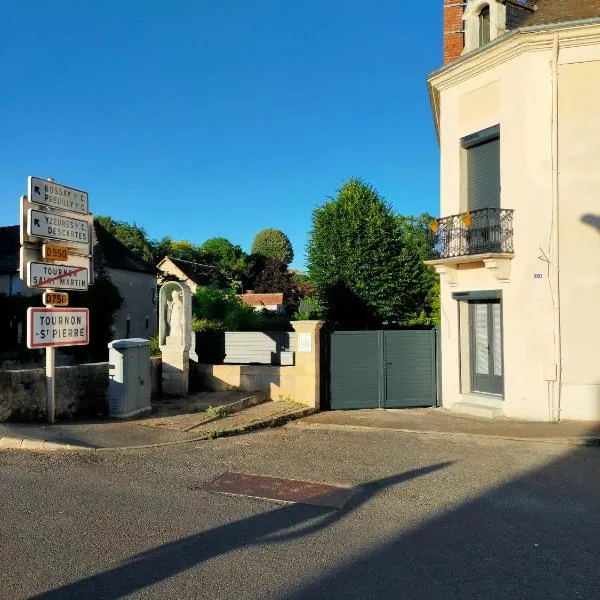 Le Héron bleu de la Brenne โรงแรมในTournon-Saint-Martin