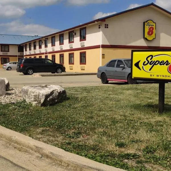 Super 8 by Wyndham Champaign, hotel v destinaci Champaign
