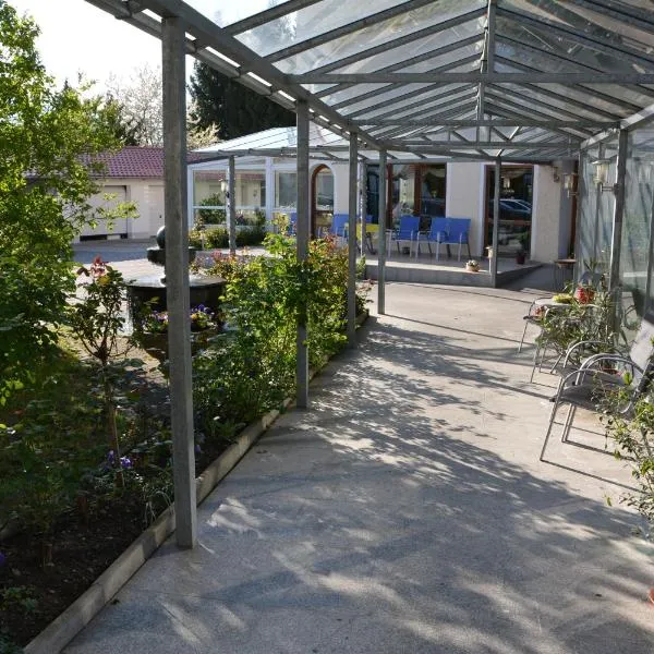 Kurpension Gundula, hotel v destinaci Bad Füssing
