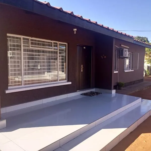 Kasuda three bedrooms house in Livingstone, hotel v destinaci Livingstone