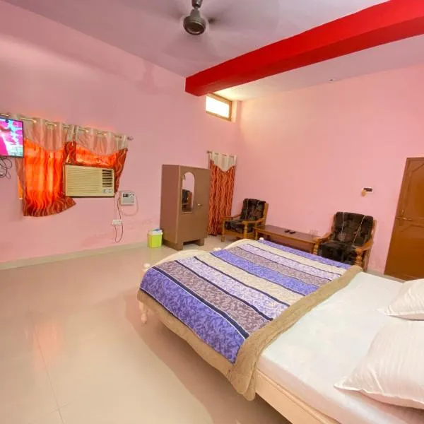 Hotel Shri Mahant Orchha 5 mint Walking from Ram Raja Temple, hotel em Orchha