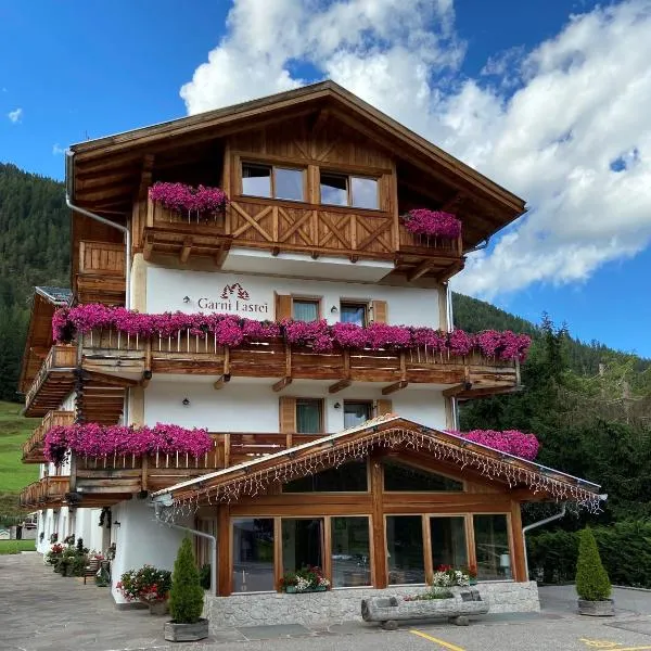 Hotel Garni Lastei, hotel v destinaci Pozza di Fassa