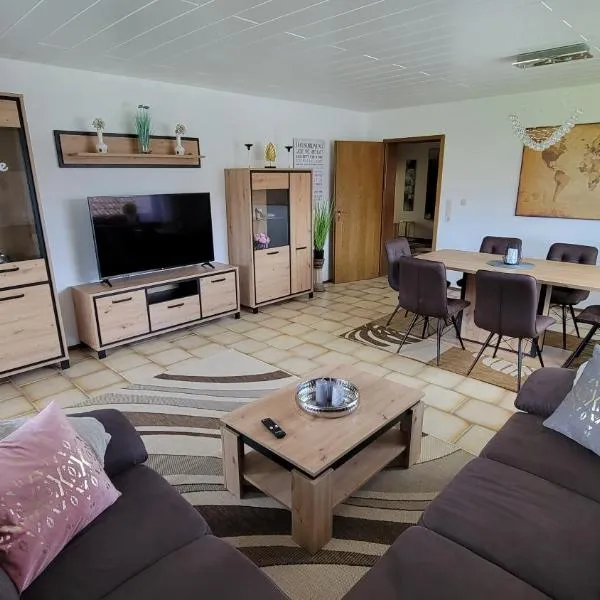 Ferienwohnung Edol, hotel v destinaci Schollbrunn