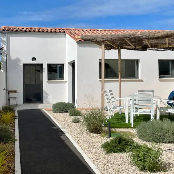 Aux portes de La Rochelle - Un air de campagne au bord de mer, hotel em Marsilly