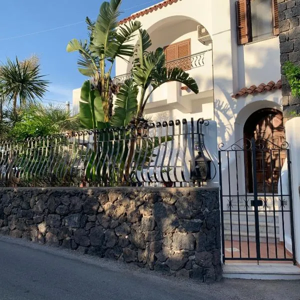Appartamento Il Comandante a Ischia, hotel v destinácii Ischia