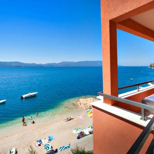 Apartments Villa Dorida, hotel v destinaci Komarna
