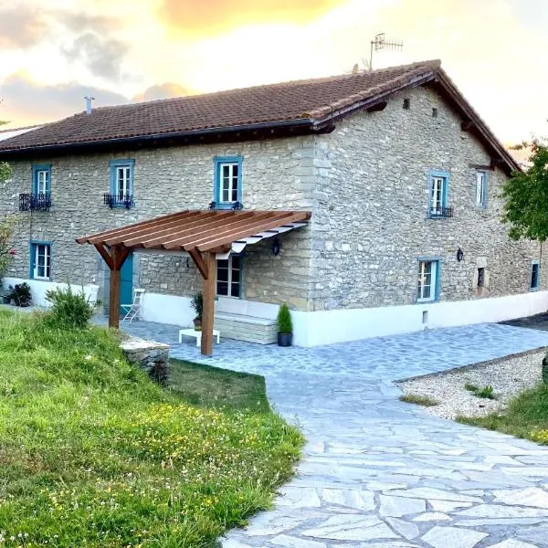 Ulle Gorri Rural House - Casa Rural, hotel en Luquiano