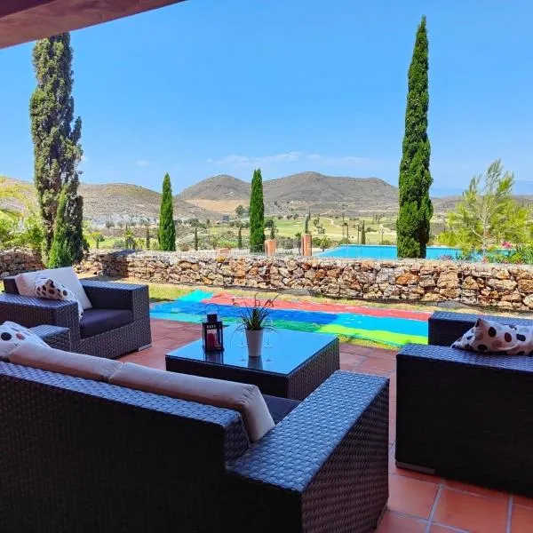 Golf & Spa resort with new big luxery appartement, hotel in La Escucha