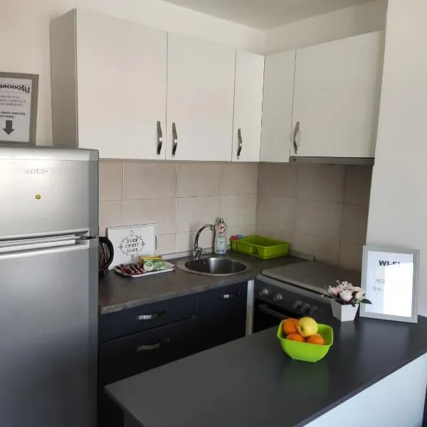 Apartmani Sarah 2 Tuzla, hotel di Tuzla