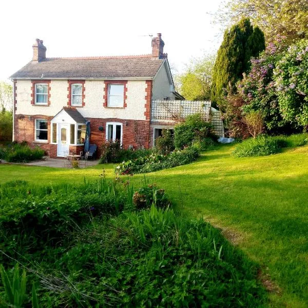Cosy Axminster Studio with Extra Beds, hotel v destinaci Axminster