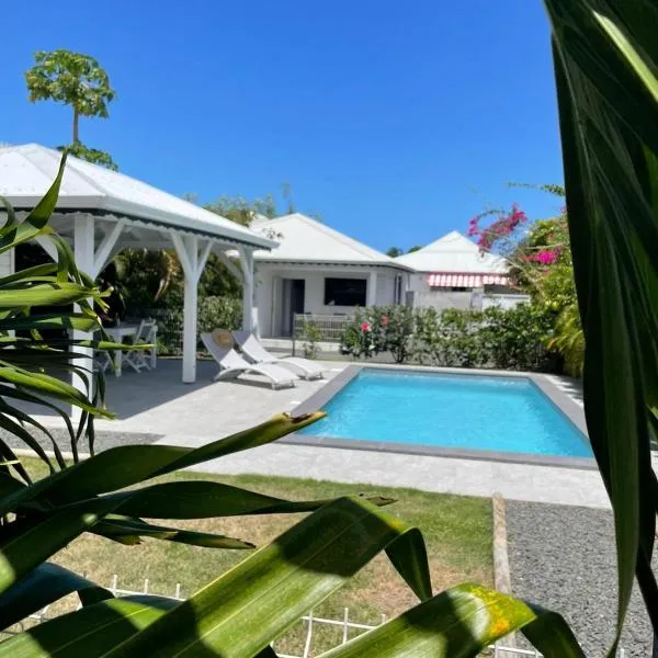 Gîtes de Corneille, Bungalow Little Banania, ξενοδοχείο σε Le Moule