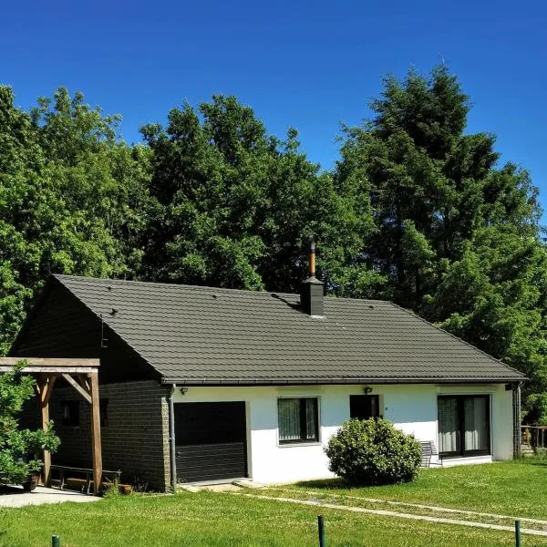 Bungalow Rochehaut au calme, hotel a Rochehaut