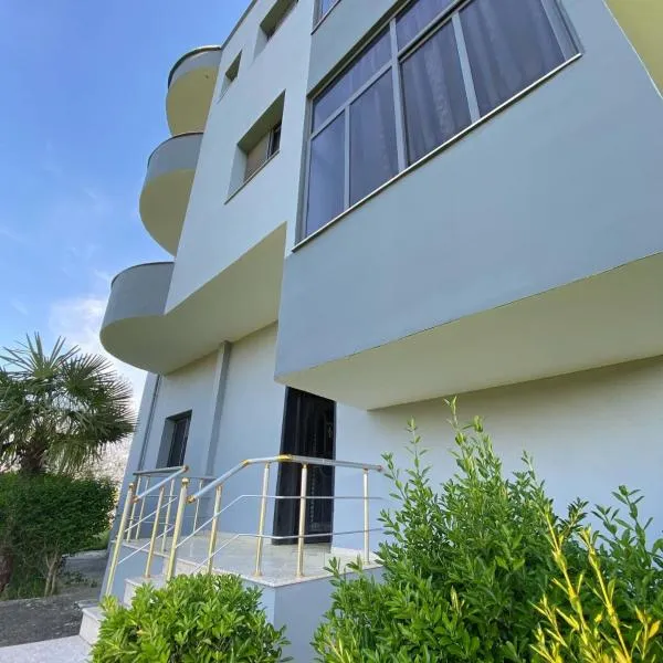 Grey Villa: Golem şehrinde bir otel