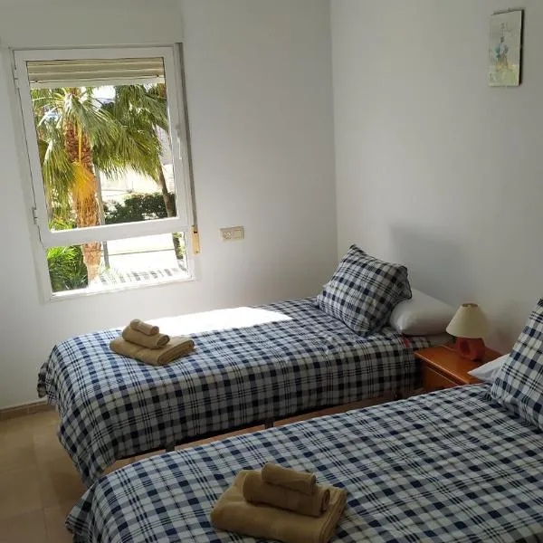 HABITACIONES EN frente DEL PUERTO, hotel in Almería