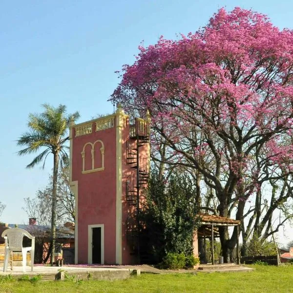 Estancia La Titina, Posada y Reserva Natural, hotel din Caseros