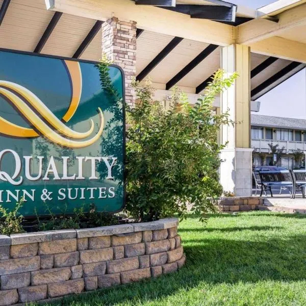 Quality Inn & Suites Cameron Park Shingle Springs、Cameron Parkのホテル