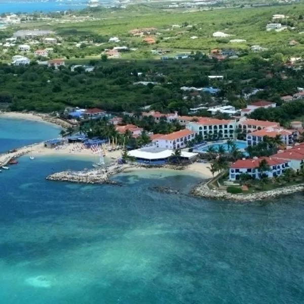 Northshore Seaside Suites, hotel in Saint Johnʼs