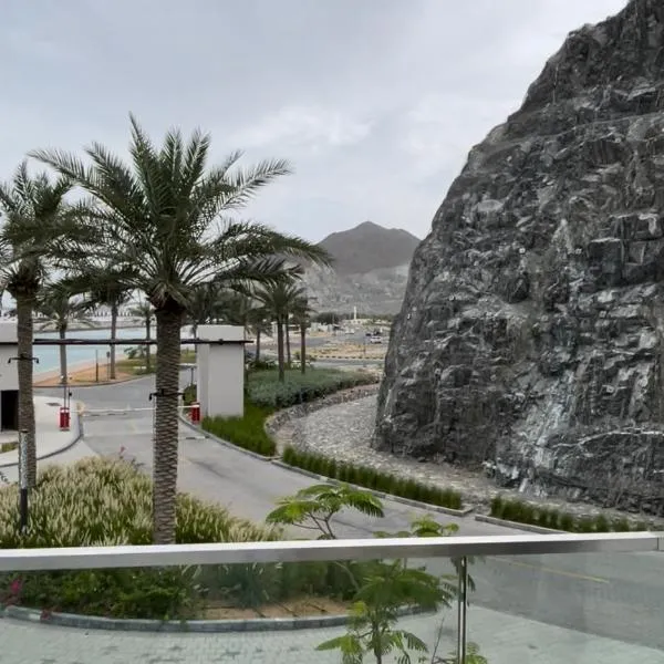 Apartments with three bedrooms at address hotel, hotel in Khor Fakkan