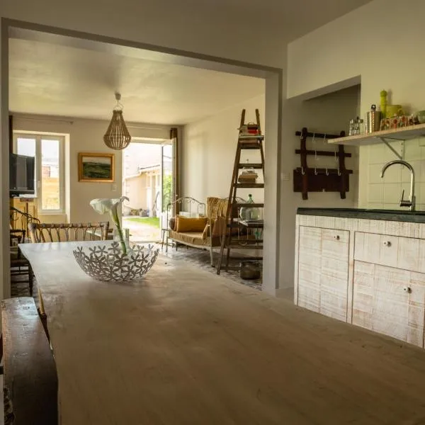 Countryhome at winery Chateau Camponac, hotel v destinaci Bourg-sur-Gironde
