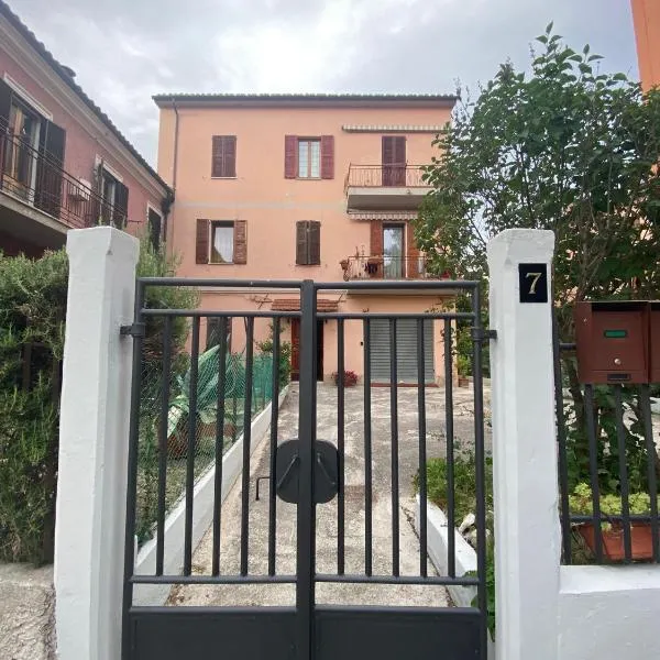ROBHOUSE, hotel v destinaci Fabriano