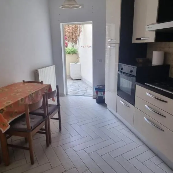 Appartamento accogliente/nuovo Livorno, hotel i Livorno