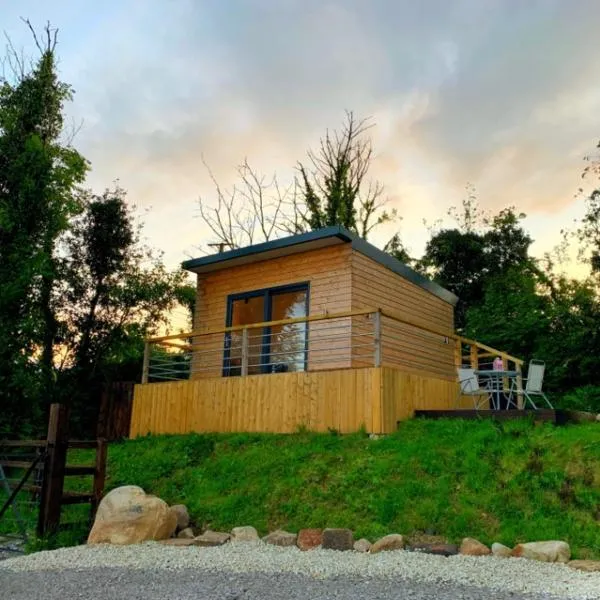 Swan Cabin, hotel in Ballinamore