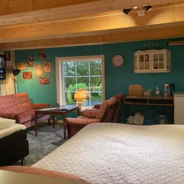 Rødseth Gårdsovernatting Familierom, hotel v destinaci Molde