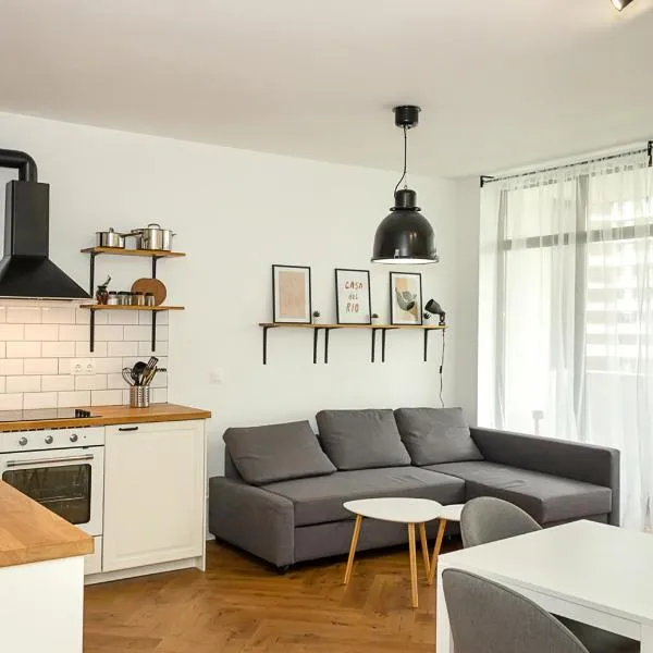 The Residential 1-BD Apartment with an Outdoor Thermal Pool by Flat Mаnager, khách sạn ở Varna City