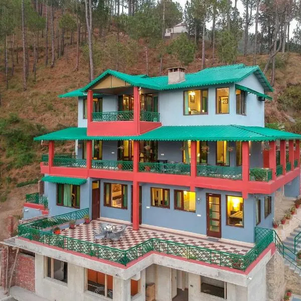 StayVista at Cecil Cottages Hill view 8BR, 6BR, 4BR, 2BR in Barog with Barbeque, hotel v destinaci Kasauli