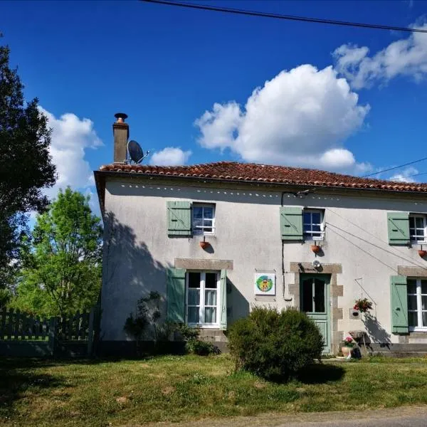 chambres d hotes L'agapé, hotell sihtkohas Saint-Martial-sur-Isop