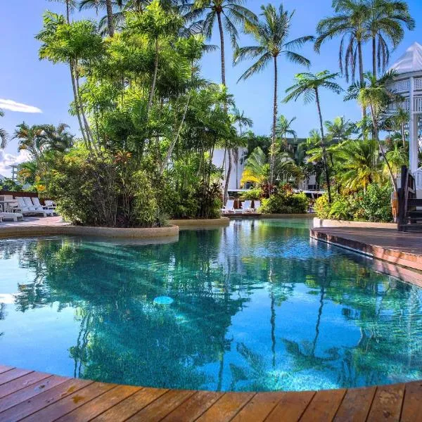 Rydges Esplanade Resort Cairns, hotel in Holloways Beach