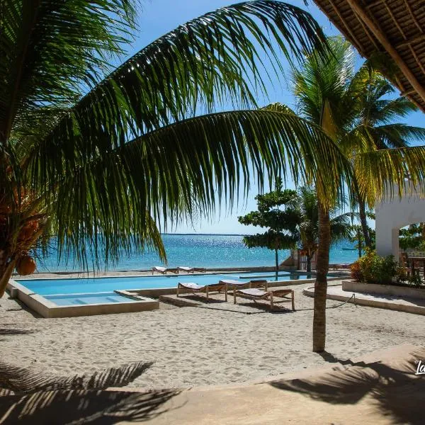 Uroa Zanzibar Vera Beach Hotel by Moonshine: Dikoni şehrinde bir otel