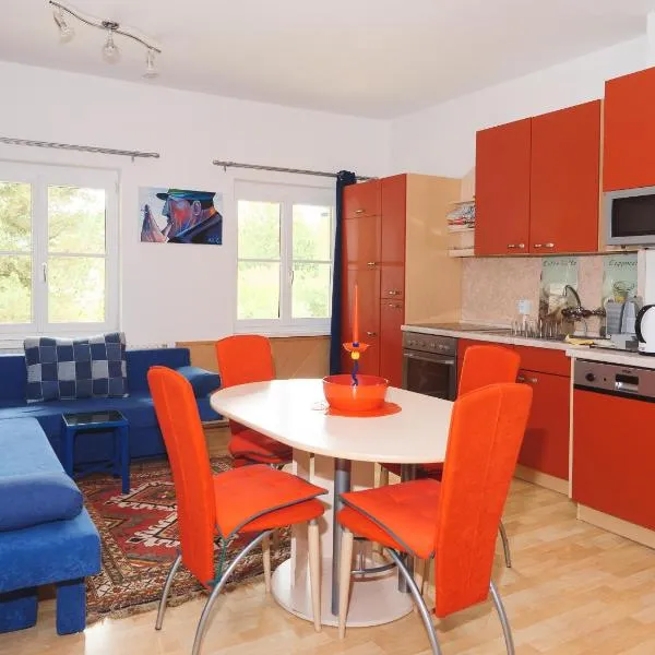 Holiday Apartment Nana, hotel en Reichenfels