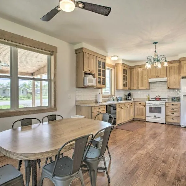 Idyllic Gem Screened Porch, half Mi to River!, hotel v destinaci Thermopolis