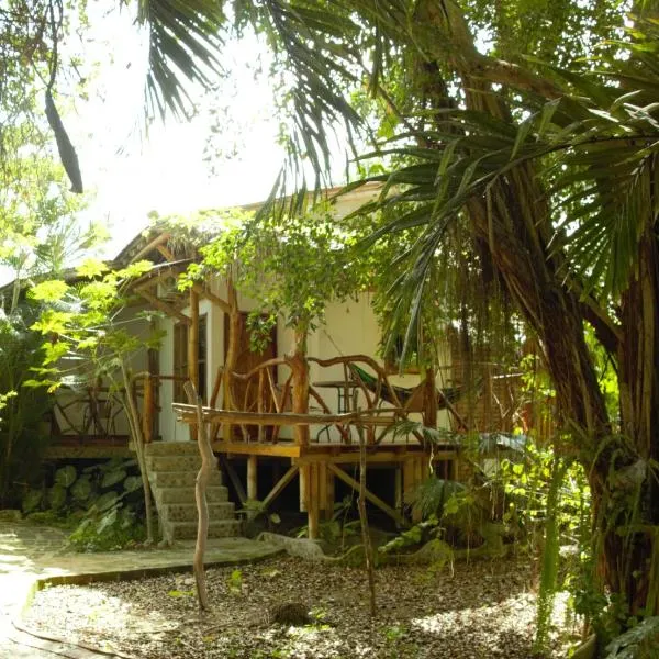 Hosteria Cabanas Itapoa, hótel í Puerto López