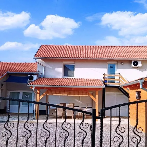 Csigaház Apartman, hotel in Pécs