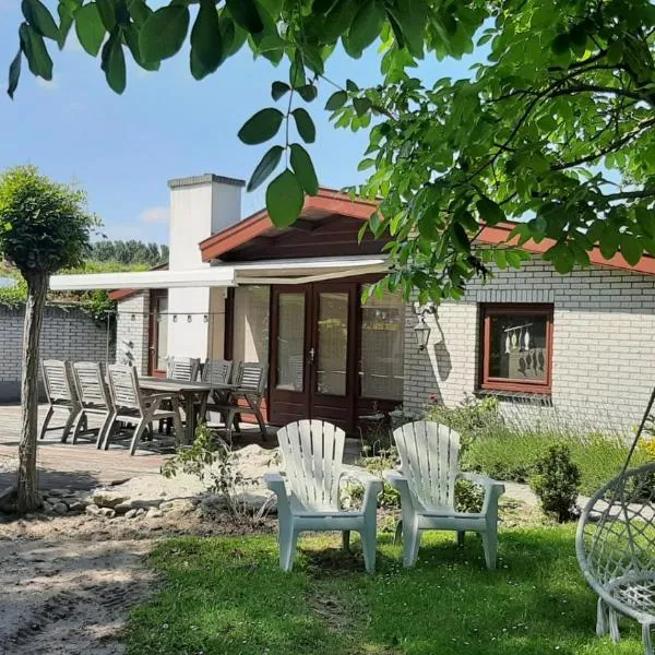Bungalow de Pluumpot, hotel en Scherpenisse