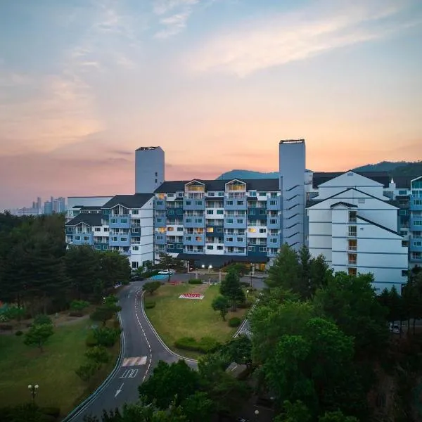 Kumho Seorak Resort، فندق في Hoejŏn-dong
